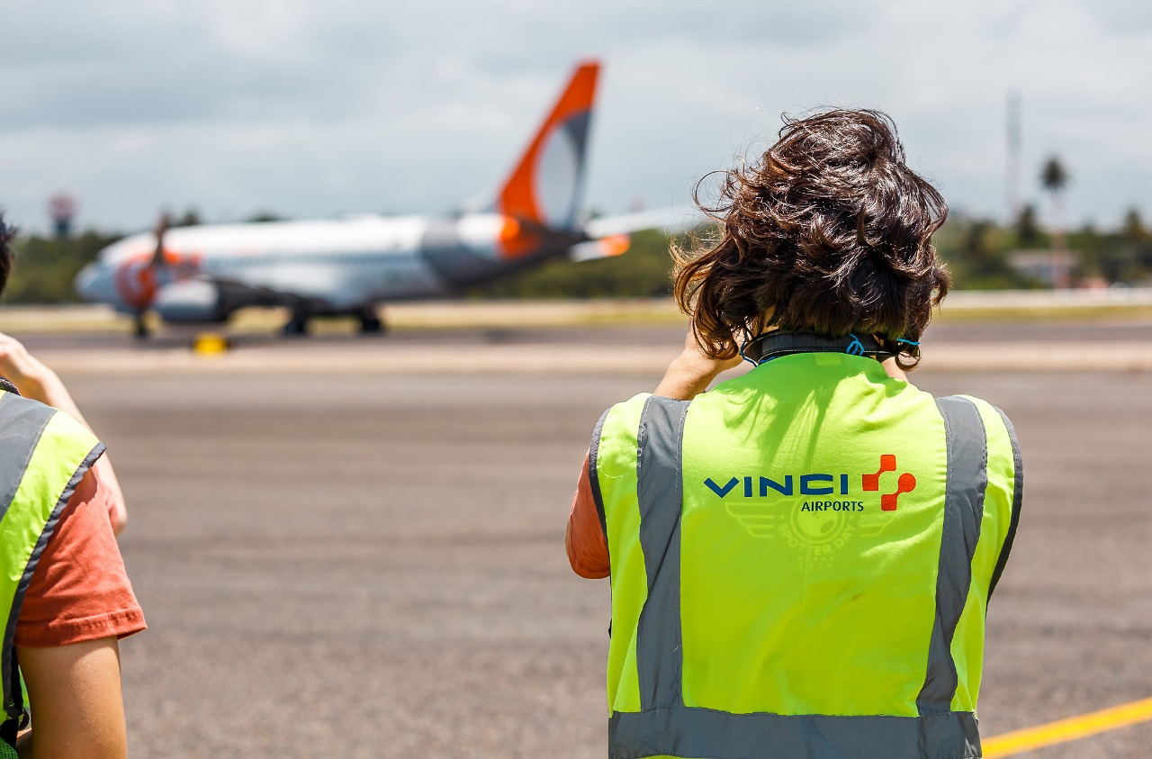 Entusiastas de aviação no vinci